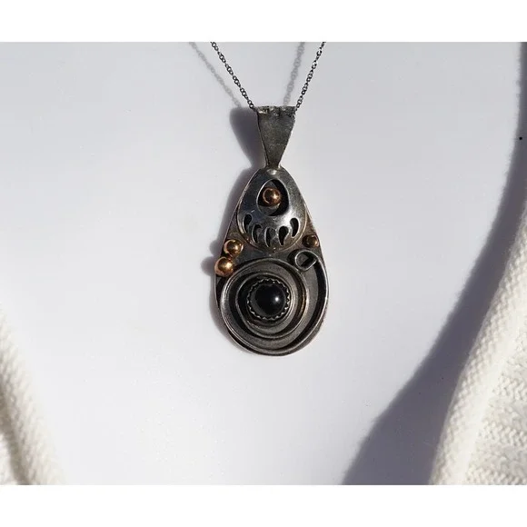 A. Henry - Native American Indian 12KGF‎ Sterling Silver Onyx Bear Paw Pendant
